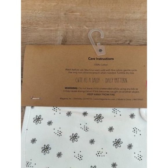 NWT  Rae Dunn Baby Bib and Burp Cloth Snap Closure Bib “Cute as a Daisy” - Picture 4 of 4